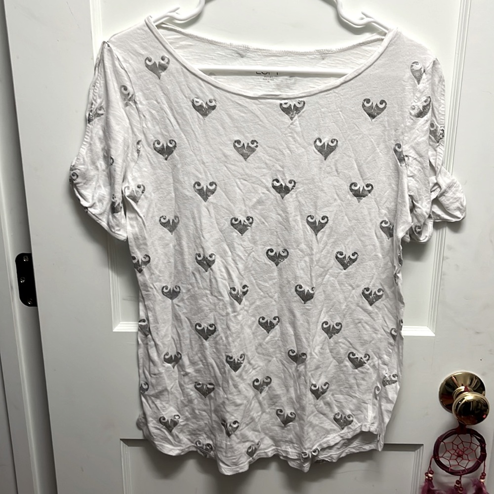 White T-shirt short sleeve loft size medium metallic silver design all over used